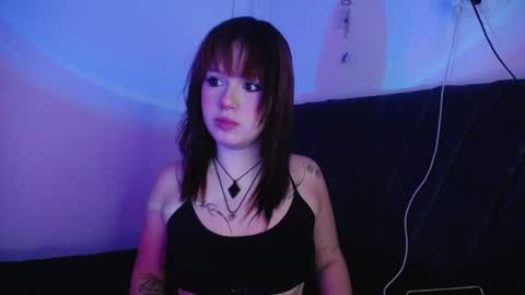 cherry_scarlett_ online show from July 8, 4:06 am