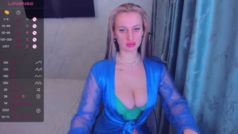 Snapshot of cherry_starrr chatting on January 12, 7:00 am cherry_starrr online show from January 12, 7:00 am