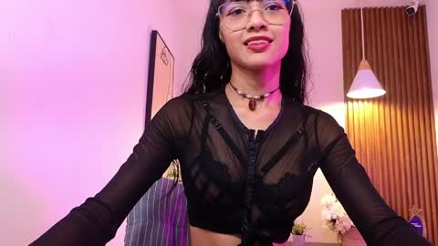 Snapshot of cherry_vixen_ chatting on June 6, 6:12 pm Sery online show from June 6, 6:12 pm