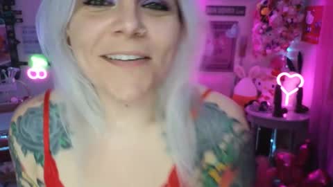 Snapshot of cherryb0mbb0mb chatting on February 13, 7:03 am CherryBombBomb online show from February 13, 7:03 am