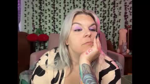 CherryBombBomb online show from May 30, 7:05 am