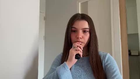 Snapshot of cherryelin chatting on December 3, 3:09 am Lina online show from December 3, 3:09 am