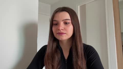 Snapshot of cherryelin chatting on December 15, 4:18 am Lina online show from December 15, 4:18 am