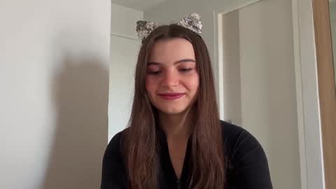 Snapshot of cherryelin chatting on December 18, 5:04 am Lina online show from December 18, 5:04 am