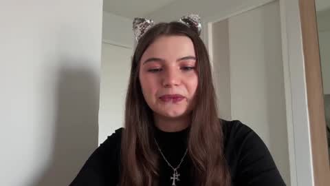 Snapshot of cherryelin chatting on December 31, 10:26 am Lina online show from December 31, 10:26 am