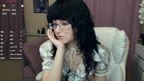 Isabel online show from May 13, 8:06 pm