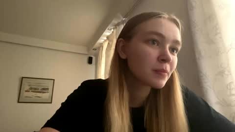 Lei online show from April 4, 12:02 pm