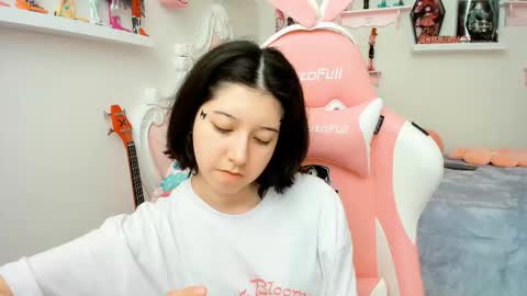 cherrycute666 online show from December 14, 8:35 pm