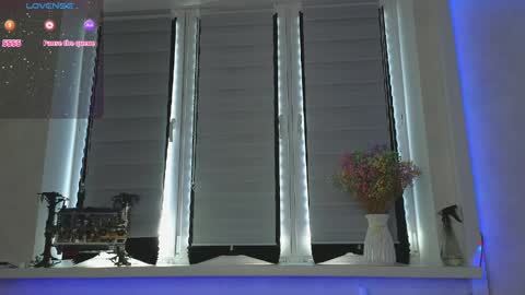 Lysia online show from April 7, 1:22 pm