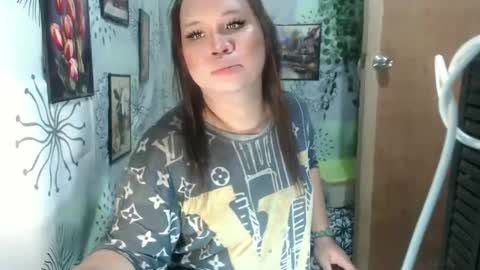 Snapshot of chescahotxxxl chatting on December 27, 1:07 pm chescahotxxxl online show from December 27, 1:07 pm