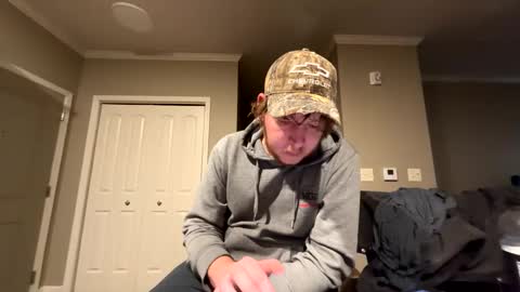 chevycamaro1978 online show from December 13, 8:37 pm