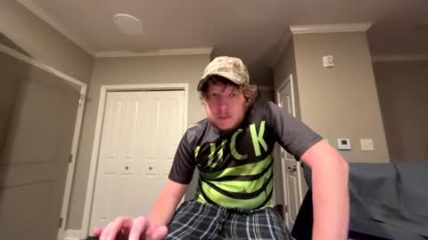 chevycamaro1978 online show from December 22, 5:23 am