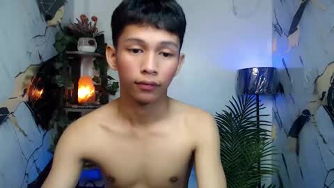 Snapshot of chick_renz chatting on October 6, 7:55 pm chick_renz online show from October 6, 7:55 pm