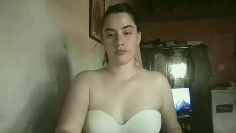 Snapshot of chikitita999 chatting on February 18, 4:25 pm chikitita999 online show from February 18, 4:25 pm