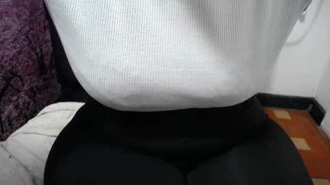 Snapshot of chiky_nastyy chatting on November 8, 3:01 pm Chikys online show from November 8, 3:01 pm