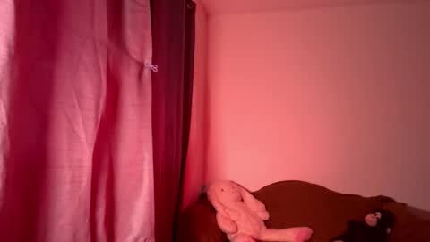 chinicr18 online show from March 19, 11:31 pm