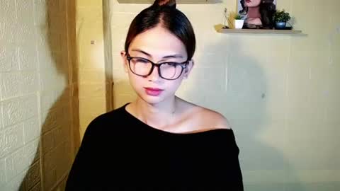 Snapshot of chinitaluxe chatting on July 24, 7:56 pm Chinita online show from July 24, 7:56 pm