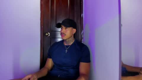 Snapshot of chirshot21_ chatting on July 18, 12:31 pm Chris online show from July 18, 12:31 pm