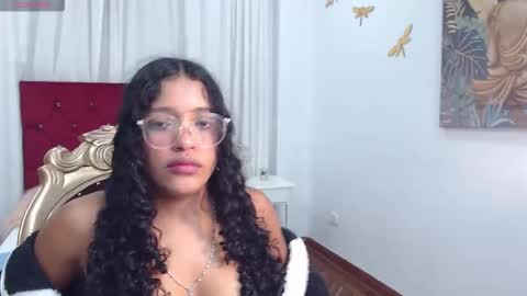 Snapshot of chleo_wild chatting on November 6, 3:02 pm chleo_wild online show from November 6, 3:02 pm