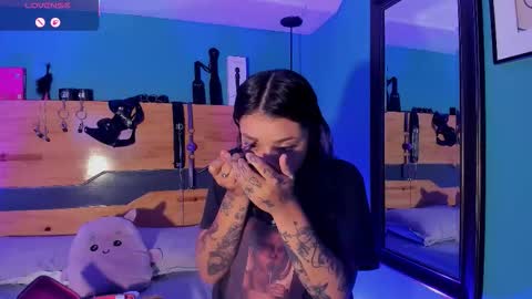 Chloeallennn  online show from March 14, 12:06 am