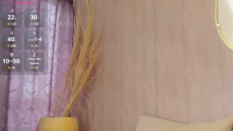 C H L O E  online show from January 13, 1:16 pm