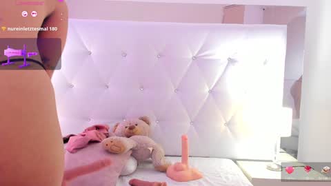 Snapshot of chloe__evans_ chatting on January 16, 2:30 pm Chloe online show from January 16, 2:30 pm