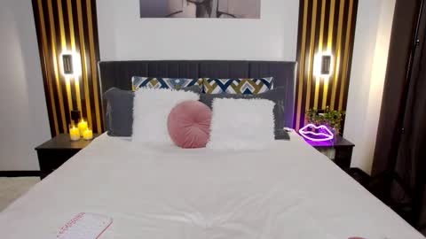 Snapshot of chloe__rose_ chatting on September 18, 4:14 am Follow My New account online show from September 18, 4:14 am