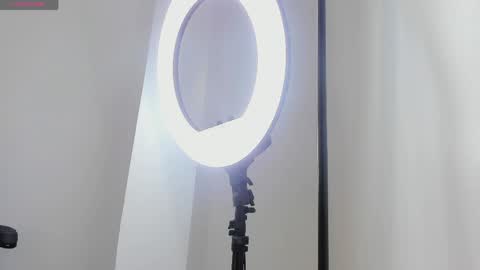 chloe online show from April 1, 11:33 am