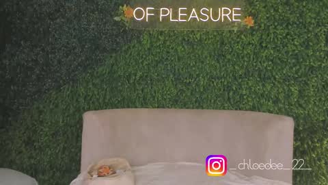 Chloe online show from September 29, 11:59 am