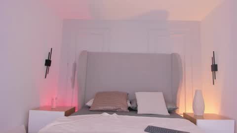 Chloe online show from November 17, 12:44 pm