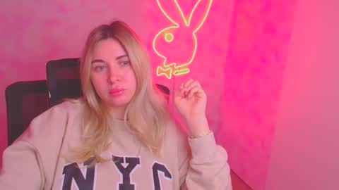 Snapshot of chloe_diva chatting on November 24, 6:46 am Chloe online show from November 24, 6:46 am