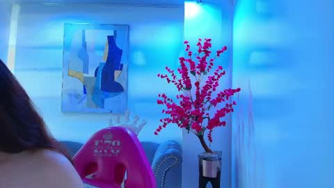 Chloe online show from April 2, 11:19 am