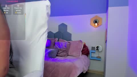 Chloe online show from September 18, 2:52 pm