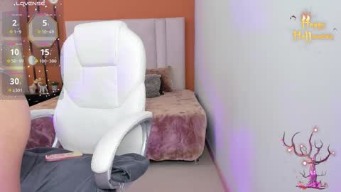 Chloe online show from October 24, 5:31 pm