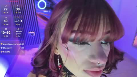 chloe_jacksonn online show from May 16, 12:29 am