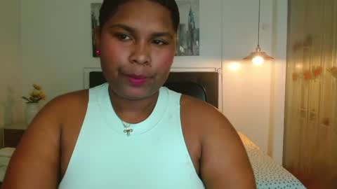 Snapshot of chloe_jewe chatting on June 12, 2:27 pm chloe_jewe online show from June 12, 2:27 pm