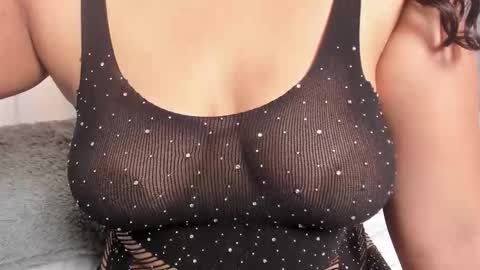 Snapshot of chloe_joness1_ chatting on February 21, 5:19 am Chloe online show from February 21, 5:19 am