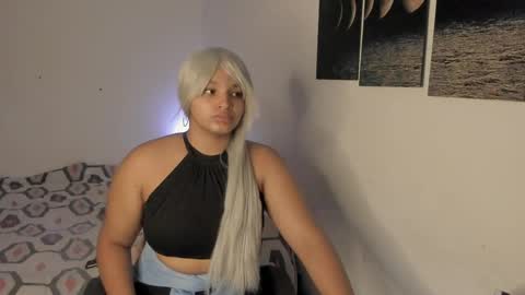 chloe_kisses online show from April 8, 11:32 am