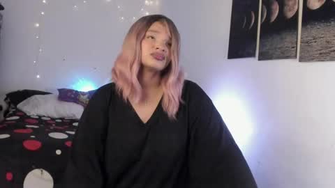 chloe_kisses online show from May 11, 11:27 am