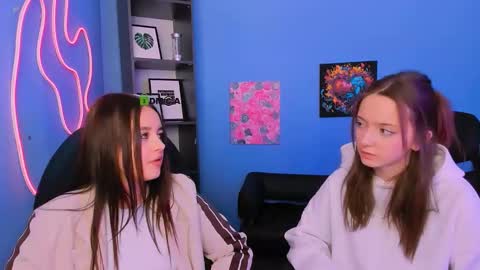 Snapshot of chloe_ley chatting on March 2, 12:45 pm chloe_ley online show from March 2, 12:45 pm