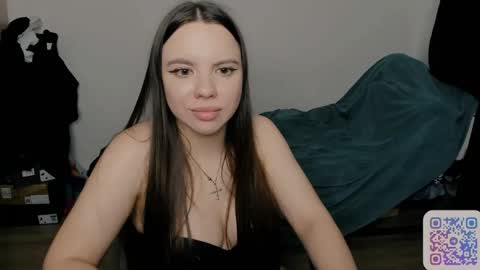 Snapshot of chloe_loo chatting on April 20, 1:52 am Chloe online show from April 20, 1:52 am