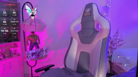 CLOE  online show from November 25, 5:57 pm