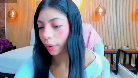  CHLOE  online show from November 1, 7:05 pm