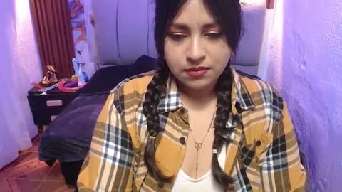 chloe_smith5 online show from November 20, 2:39 pm
