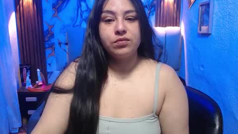 chloe_smith5 online show from February 11, 1:27 pm