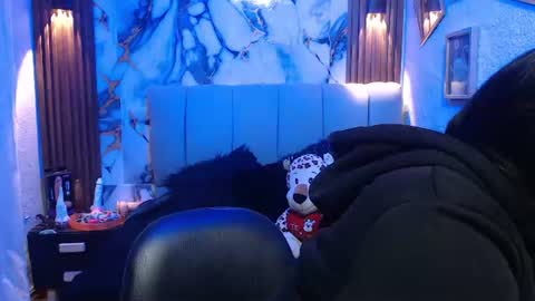 chloe_smith5 online show from February 20, 1:22 pm