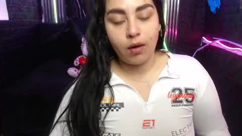 chloe_smith5 online show from April 14, 1:17 pm