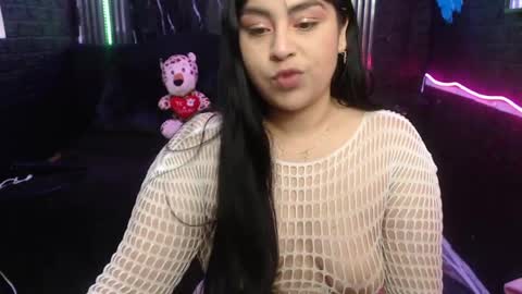 Snapshot of chloe_smith5 chatting on April 25, 1:52 pm chloe_smith5 online show from April 25, 1:52 pm