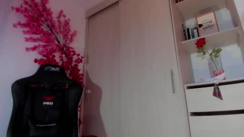Chloe Miller  online show from May 30, 3:47 am