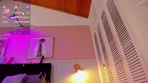 Snapshot of chloe_watson_ chatting on October 9, 7:56 pm online show from October 9, 7:56 pm